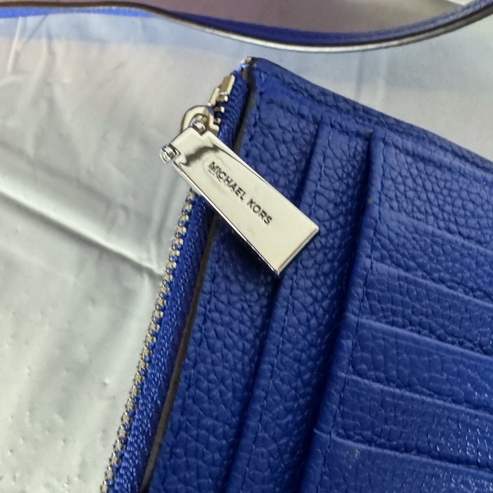 Michael Kors Blue Mercer Leather Convertible Tote with matching wallet - Picture 16 of 16